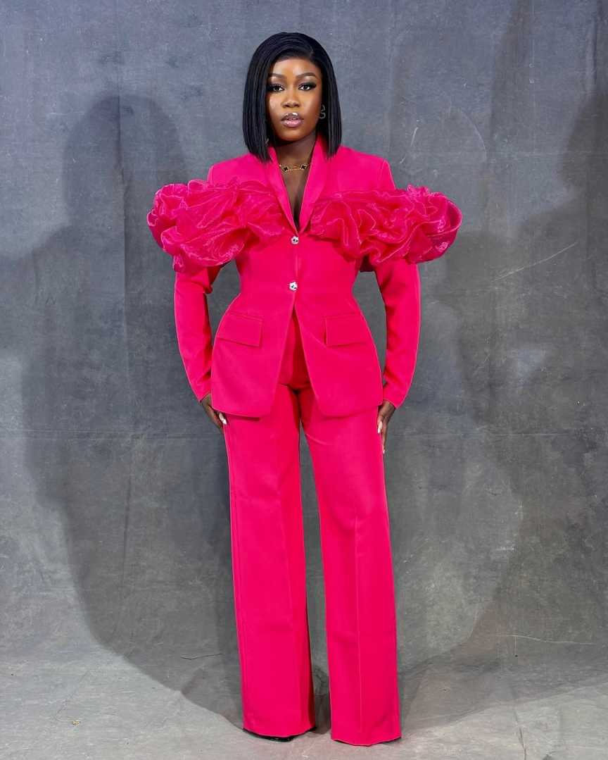 Aangepaste hete roze vrouwen b - Women Formal Wear With Tie recensie en prijs